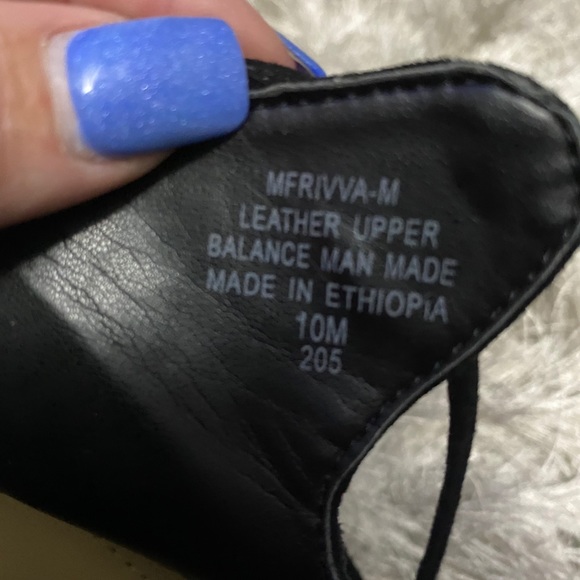 MARC FISHER black leather ankle tie sandals - Picture 5 of 5